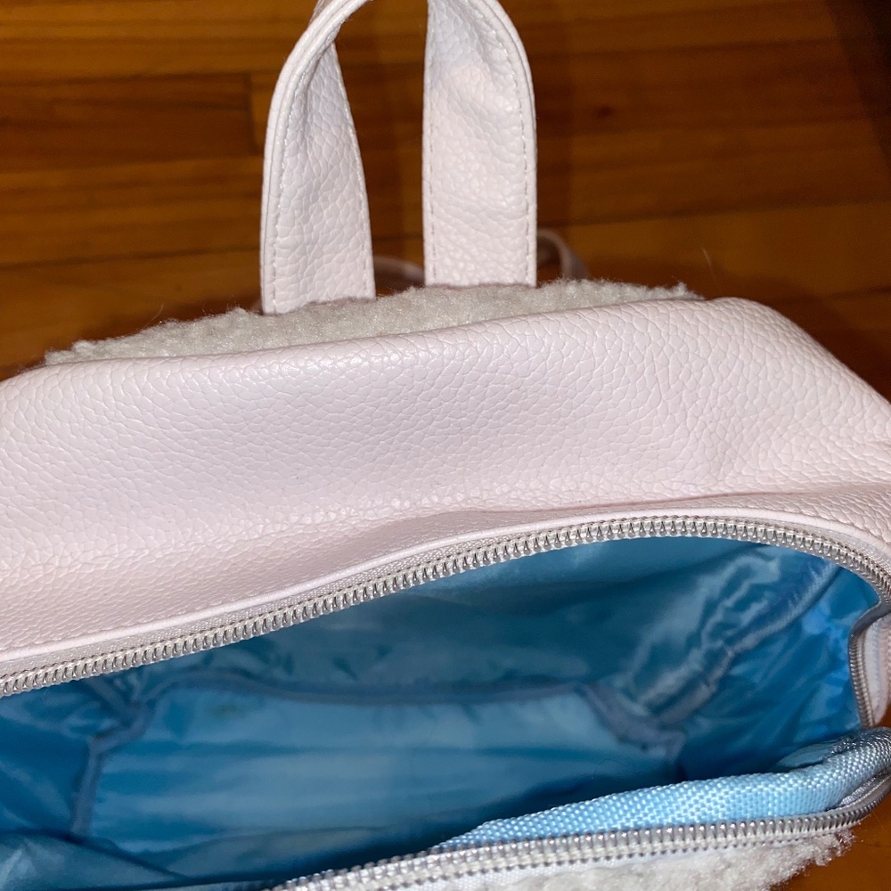 backpack - Picture 4 of 6